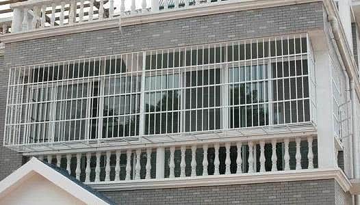 雙橋經開區明亮門窗 專業陽臺防盜網安裝，守護居家安全每一刻